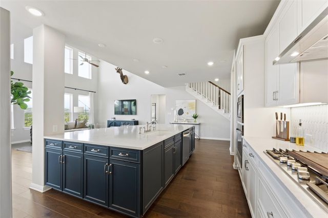 1825 Hazy Hills LOOP, Dripping Springs, TX 78620