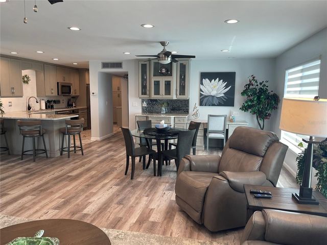 5400 GULF DRIVE 32, Bradenton Beach, FL 34217
