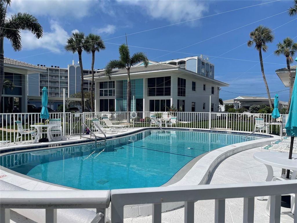 5400 GULF DRIVE 32, Bradenton Beach, FL 34217
