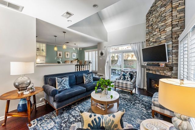 80 Fairway Dr 80, Plymouth, MA 02360