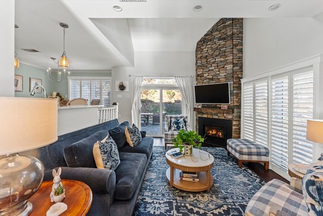 80 Fairway Dr 80, Plymouth, MA 02360