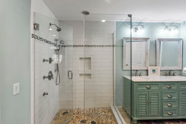 80 Fairway Dr 80, Plymouth, MA 02360