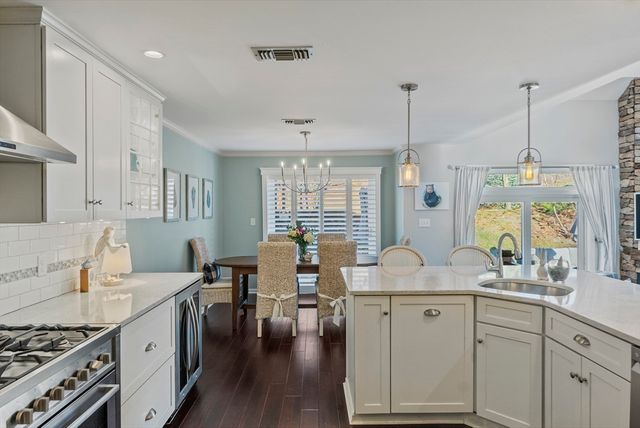 80 Fairway Dr 80, Plymouth, MA 02360