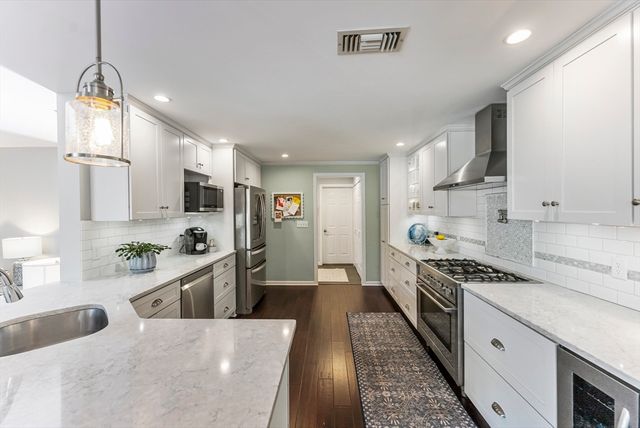 80 Fairway Dr 80, Plymouth, MA 02360