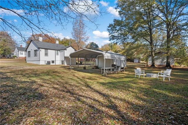 3295 Bloomfield Avenue, Clarkdale, GA 30111