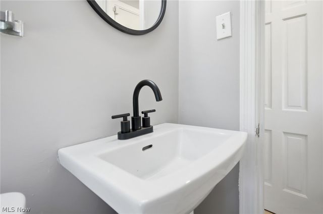 1159 Brandon Road, Cleveland Heights, OH 44112