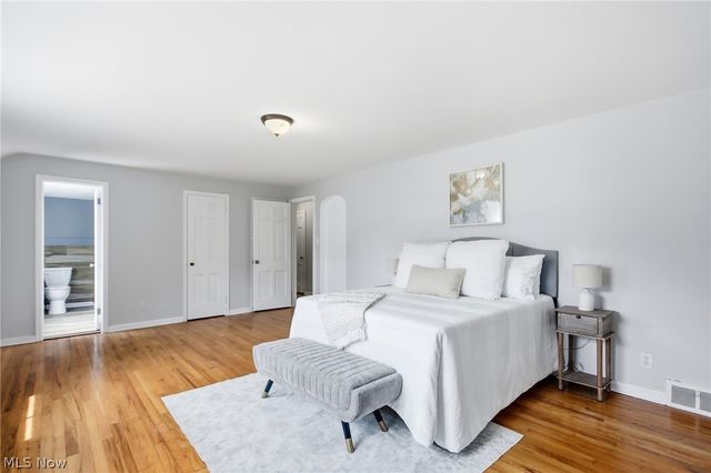 1159 Brandon Road, Cleveland Heights, OH 44112