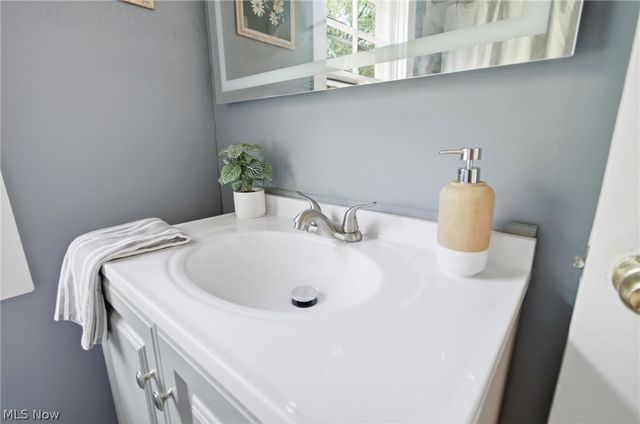 1159 Brandon Road, Cleveland Heights, OH 44112