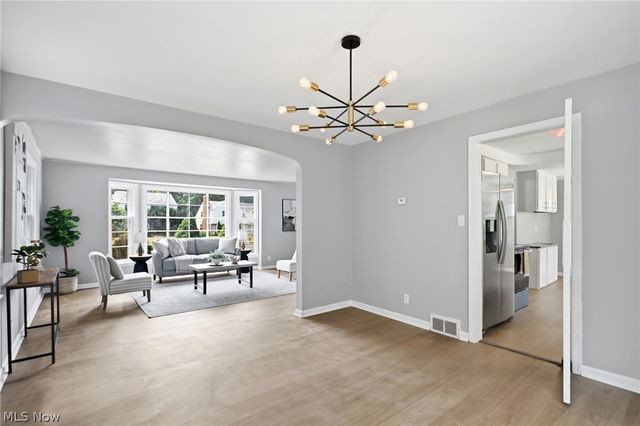 1159 Brandon Road, Cleveland Heights, OH 44112