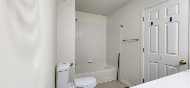2145 Colchester Avenue, Hoffman Estates, IL 60192