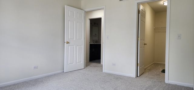 2145 Colchester Avenue, Hoffman Estates, IL 60192