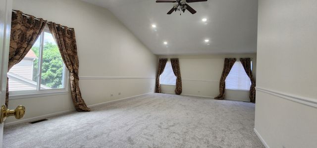 2145 Colchester Avenue, Hoffman Estates, IL 60192
