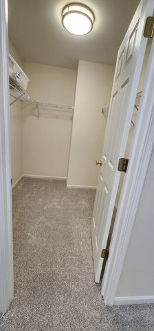 2145 Colchester Avenue, Hoffman Estates, IL 60192