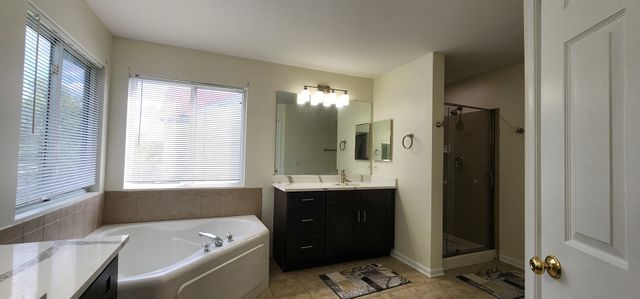 2145 Colchester Avenue, Hoffman Estates, IL 60192