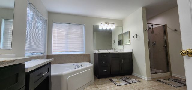 2145 Colchester Avenue, Hoffman Estates, IL 60192