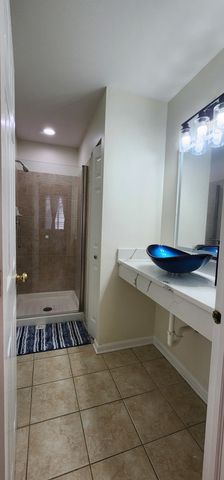 2145 Colchester Avenue, Hoffman Estates, IL 60192