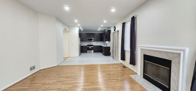 2145 Colchester Avenue, Hoffman Estates, IL 60192