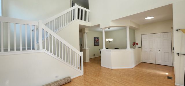2145 Colchester Avenue, Hoffman Estates, IL 60192