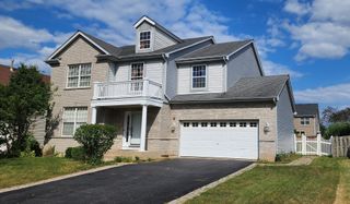 2145 Colchester Avenue, Hoffman Estates, IL 60192