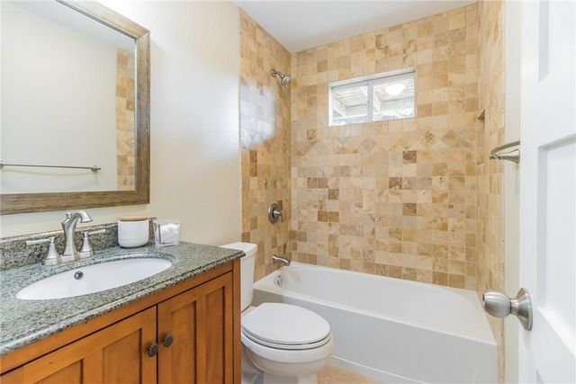 25203 Lake View DR, Spicewood, TX 78669