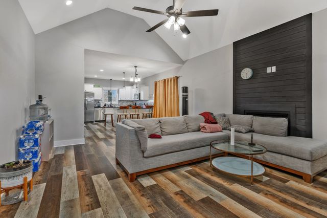 155 Julia Ann Ct, Springfield, TN 37172