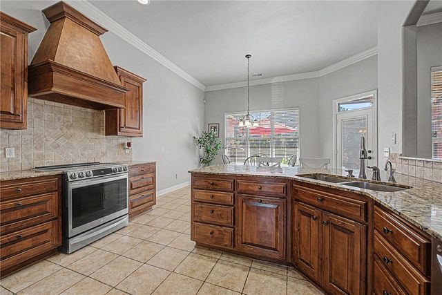 6505 S 36th Street, Rogers, AR 72758