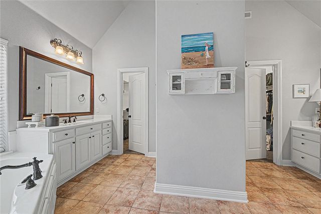 6505 S 36th Street, Rogers, AR 72758