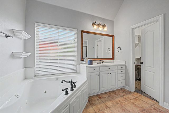 6505 S 36th Street, Rogers, AR 72758