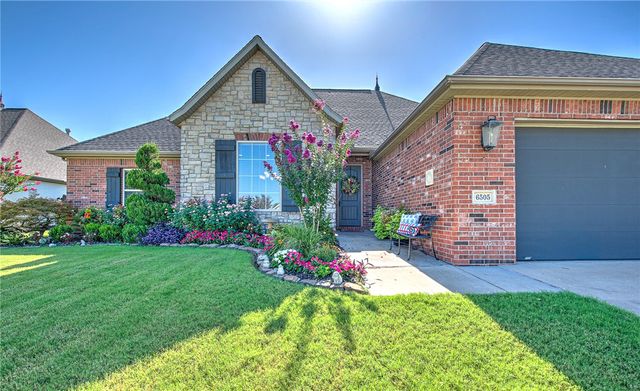 6505 S 36th Street, Rogers, AR 72758