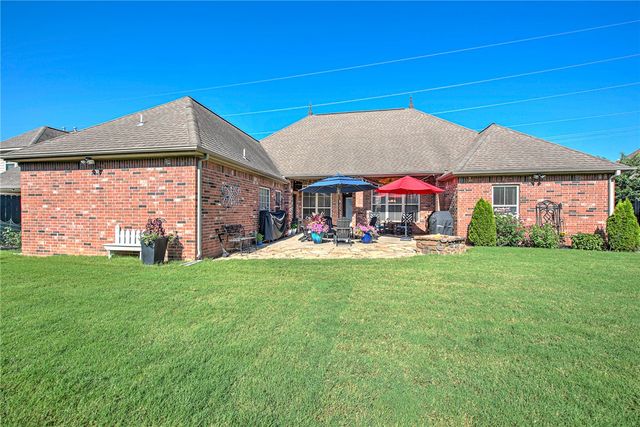 6505 S 36th Street, Rogers, AR 72758