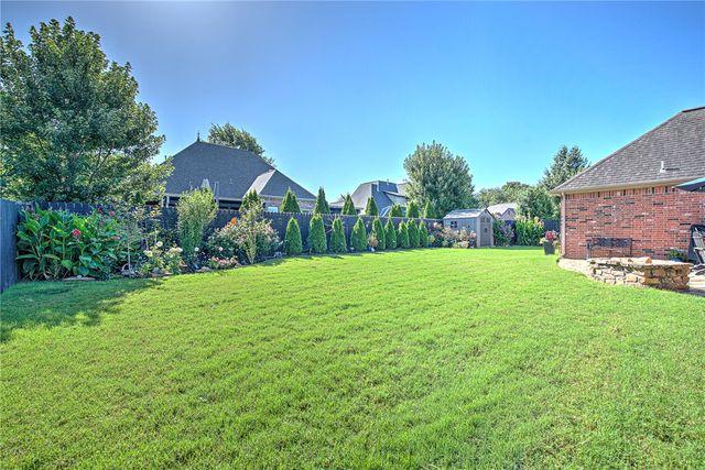 6505 S 36th Street, Rogers, AR 72758