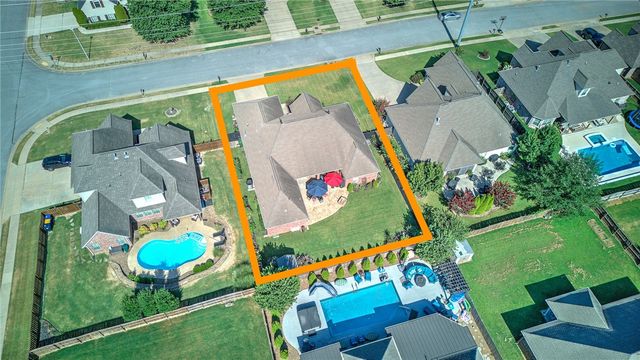 6505 S 36th Street, Rogers, AR 72758
