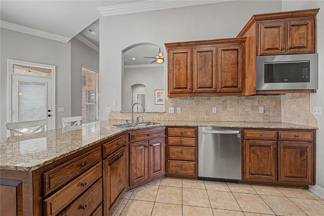 6505 S 36th Street, Rogers, AR 72758