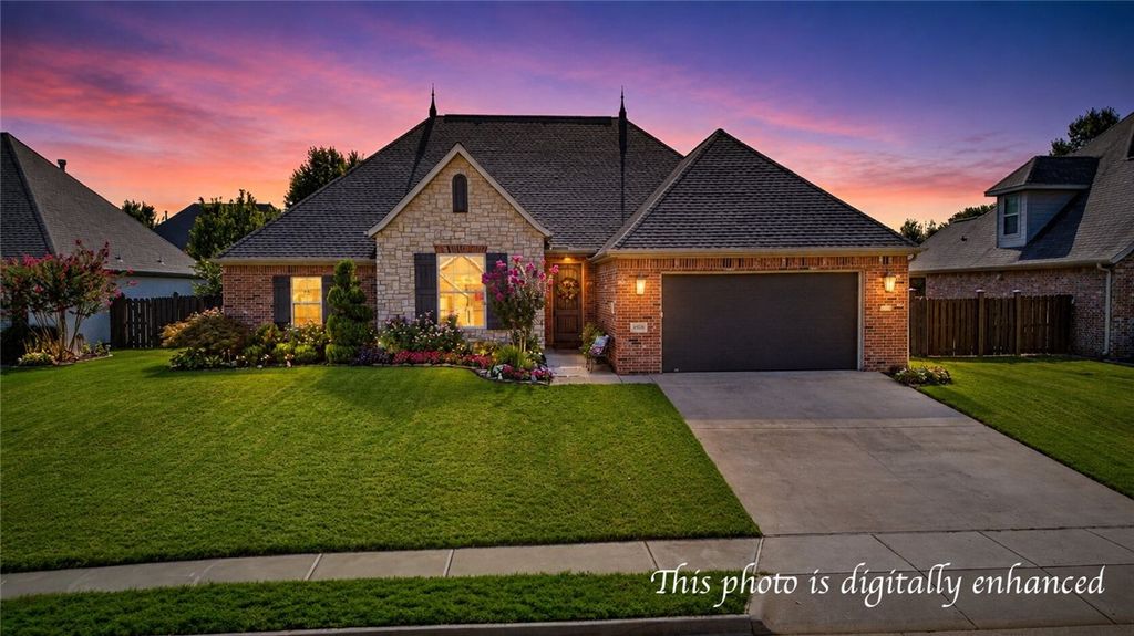 6505 S 36th Street, Rogers, AR 72758