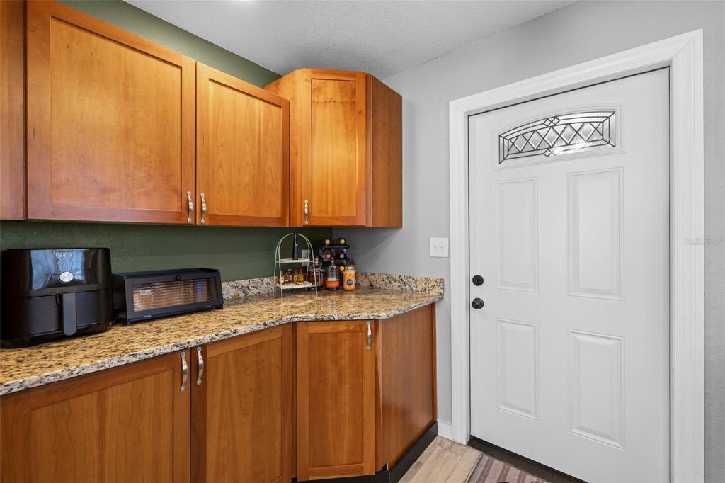 Image 7 of property listing at 7121 122ND AVENUE E, Parrish, FL 34219