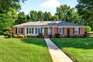 6801 Rambling Rose Drive, Charlotte, NC 28212
