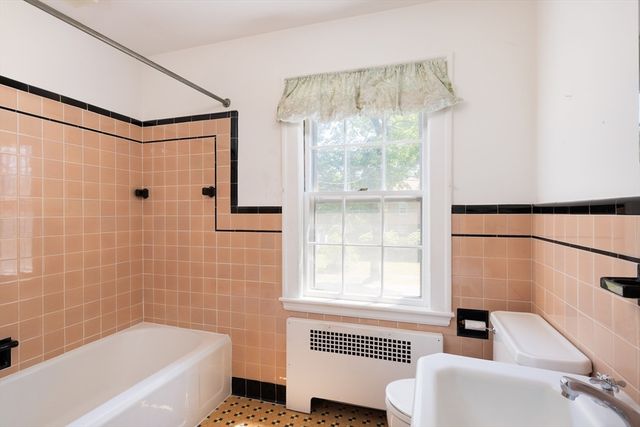 59 Hinckley Rd, Newton, MA 02468