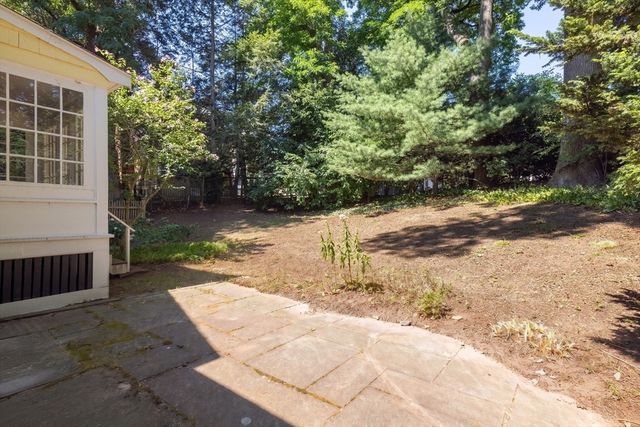 59 Hinckley Rd, Newton, MA 02468