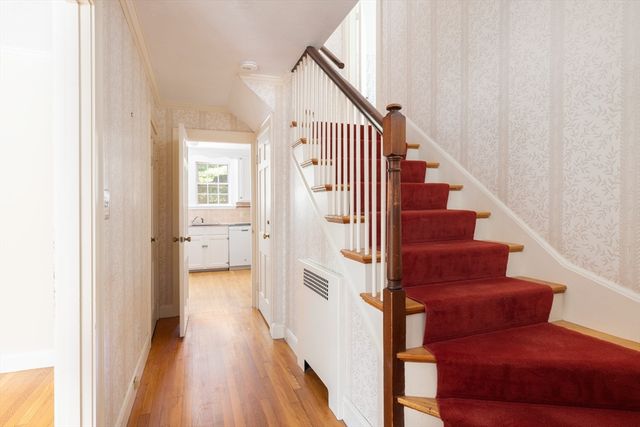 59 Hinckley Rd, Newton, MA 02468