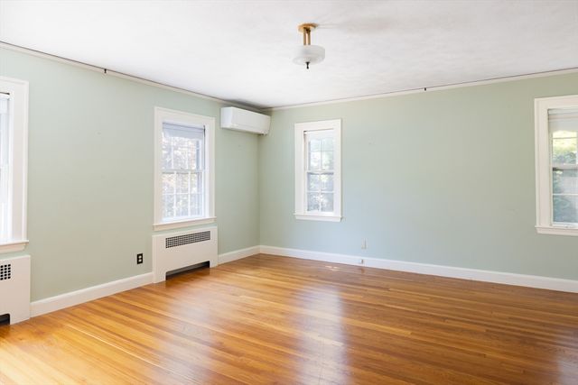 59 Hinckley Rd, Newton, MA 02468