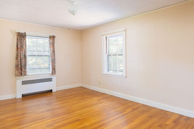 59 Hinckley Rd, Newton, MA 02468