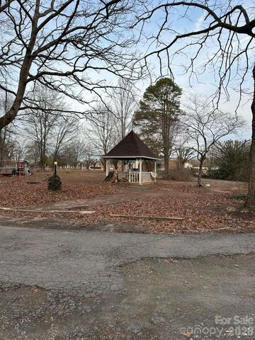 1405 Crowders Creek Road, Gastonia, NC 28052