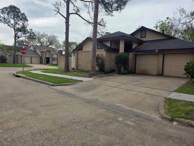 7803 La Rochelle Circle, Houston, TX 77071