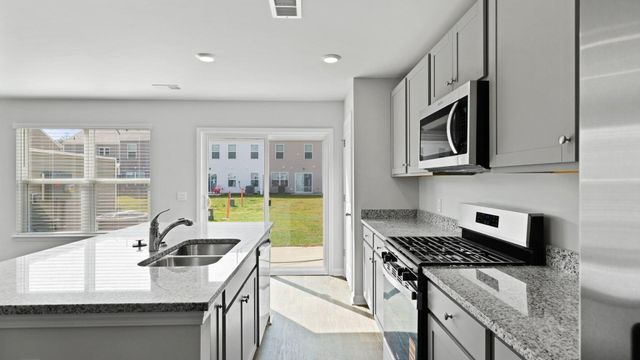 917 Long Bluff Road, Summerville, SC 29486