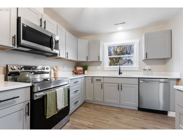 6414 Se 144TH Ln, Portland, OR 97236