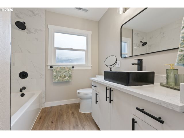 6414 Se 144TH Ln, Portland, OR 97236