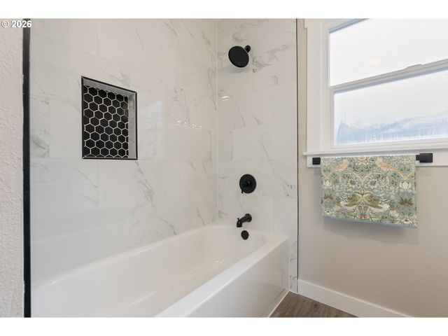 6414 Se 144TH Ln, Portland, OR 97236