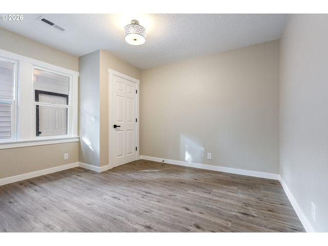 6414 Se 144TH Ln, Portland, OR 97236