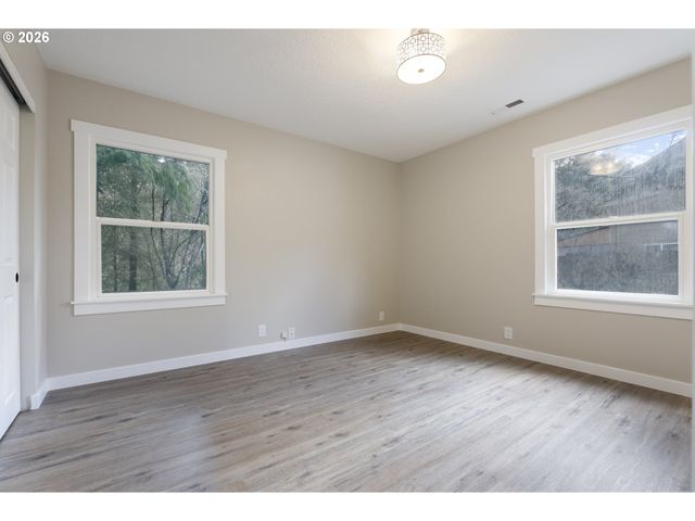 6414 Se 144TH Ln, Portland, OR 97236