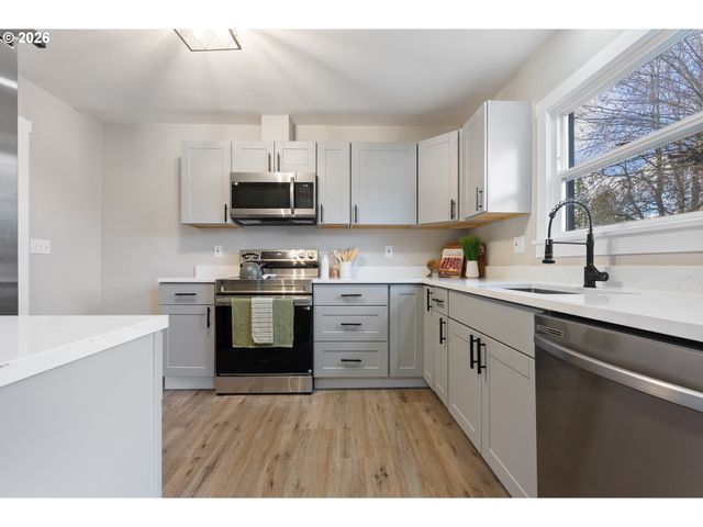 6414 Se 144TH Ln, Portland, OR 97236